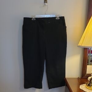 Jones New York Capri Pants